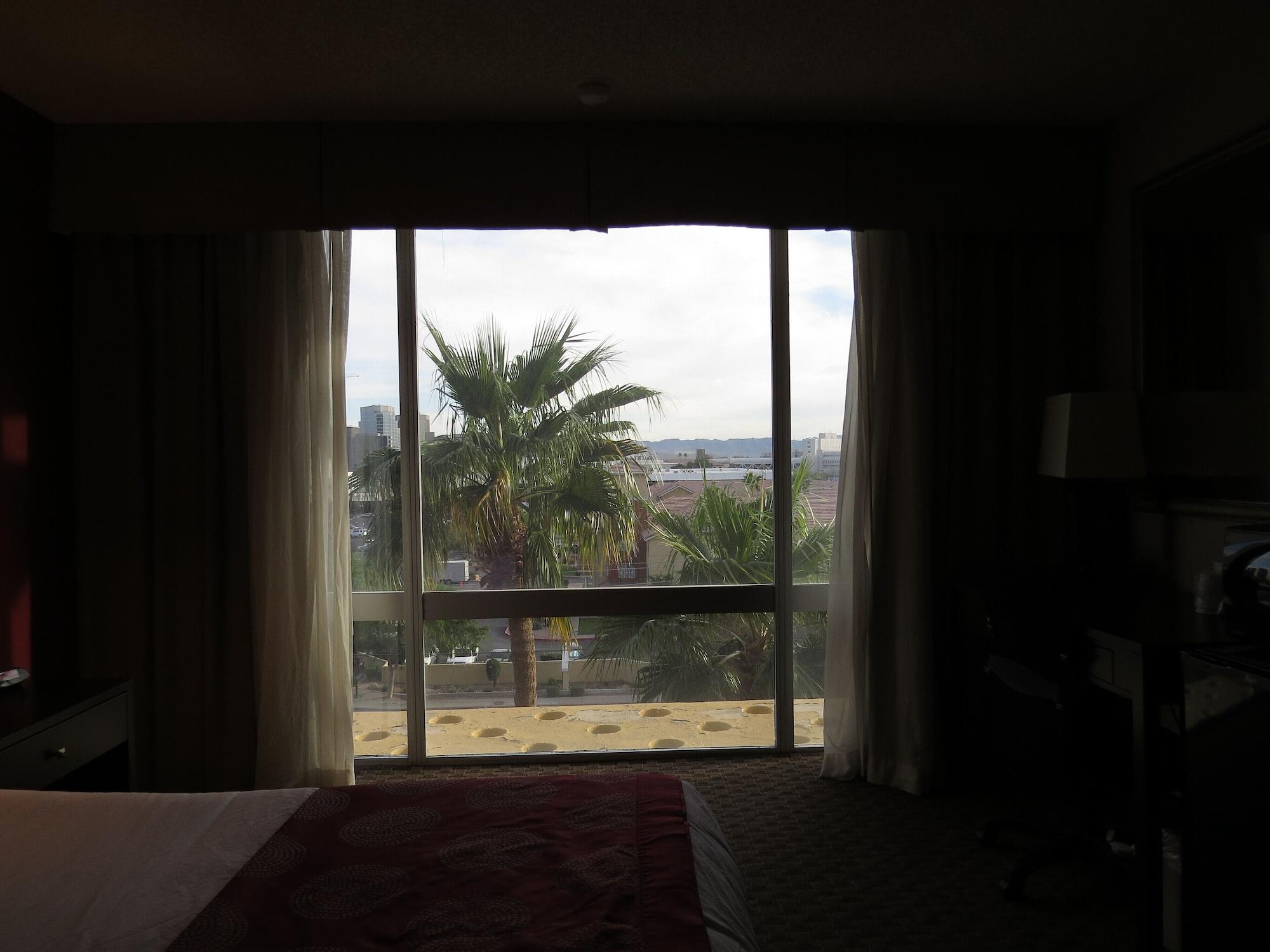 Holiday Inn Express & Suites Phoenix - Midtown, An Ihg Hotel Zewnętrze zdjęcie